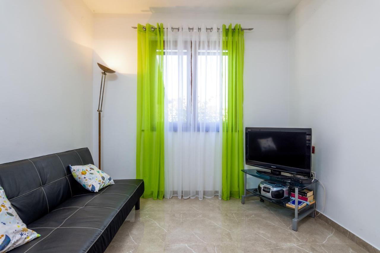 Apartments With A Parking Space Medulin - 7494 Extérieur photo